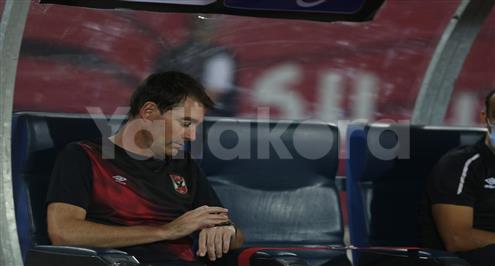 بالفيديو.. فايلر ينسحب من المؤتمر الصحفي بعد مباراة الأهلي والترسانة